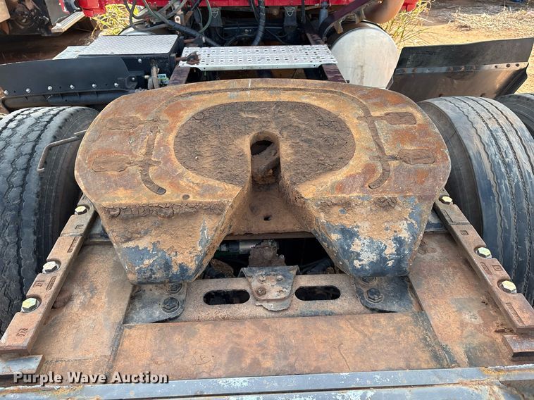 image for item DX7993 2009 Freightliner Cascadia semi truck