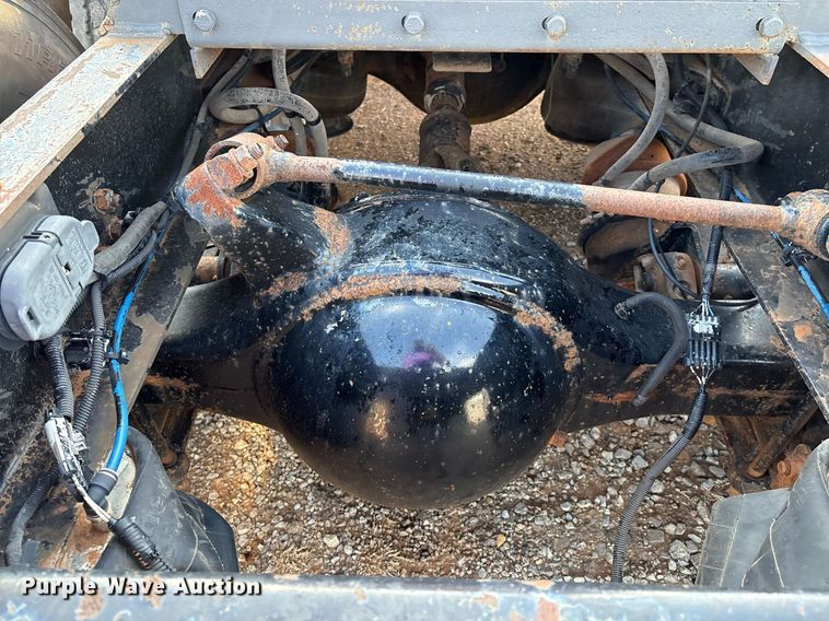 image for item DX7993 2009 Freightliner Cascadia semi truck