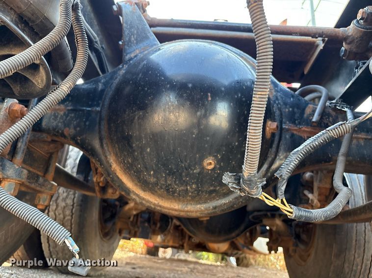 image for item DX7993 2009 Freightliner Cascadia semi truck