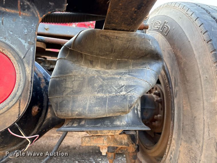 image for item DX7993 2009 Freightliner Cascadia semi truck