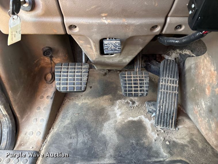 image for item DX7993 2009 Freightliner Cascadia semi truck