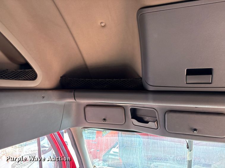 image for item DX7993 2009 Freightliner Cascadia semi truck