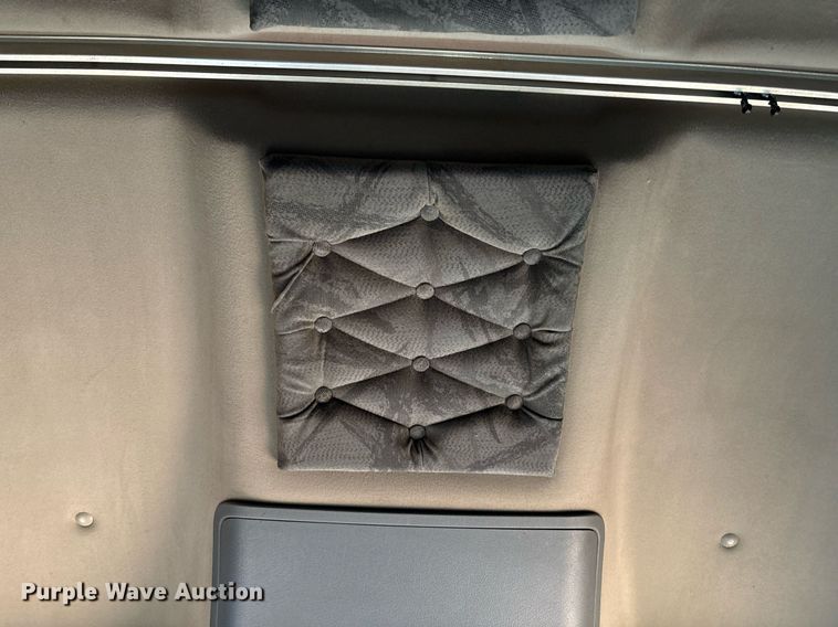 image for item DX7993 2009 Freightliner Cascadia semi truck