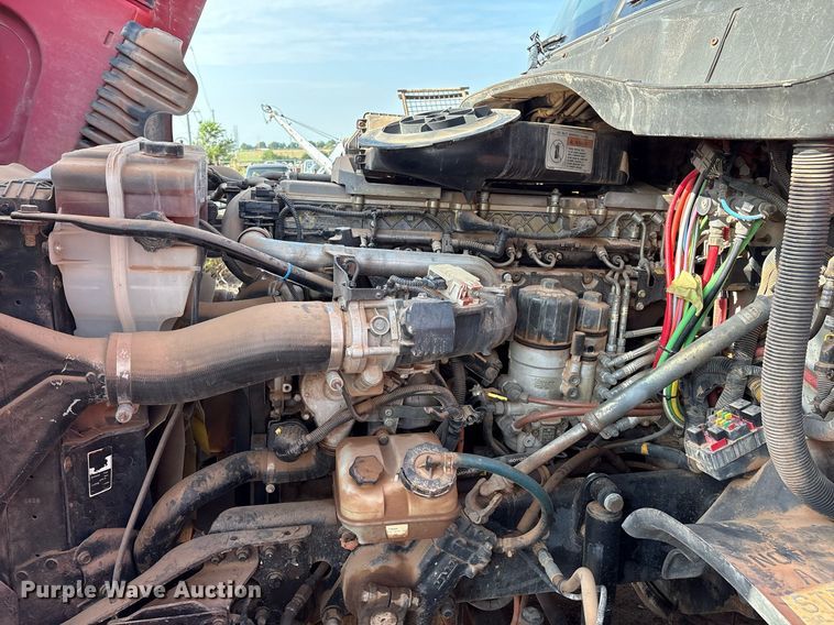 image for item DX7993 2009 Freightliner Cascadia semi truck