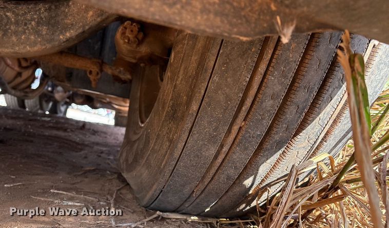 image for item DX7993 2009 Freightliner Cascadia semi truck