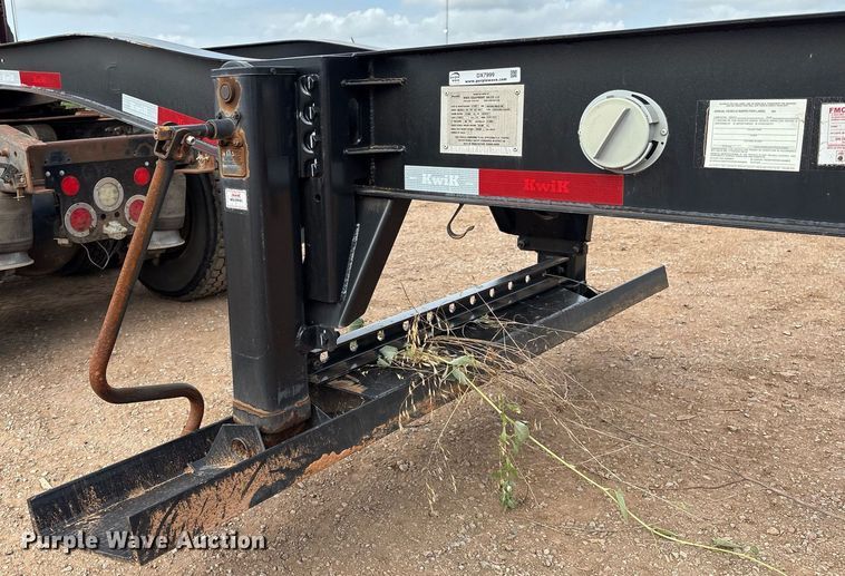 image for item DX7999 2021 Kwik Equipment 40GN2LA-HD-PW-QFS R01 container trailer