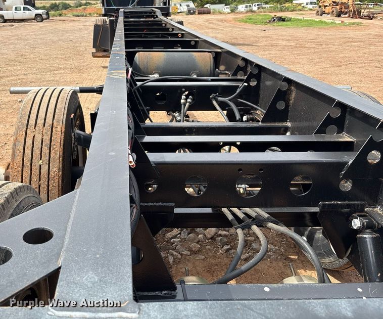 image for item DX7999 2021 Kwik Equipment 40GN2LA-HD-PW-QFS R01 container trailer