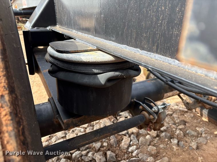 image for item DX7999 2021 Kwik Equipment 40GN2LA-HD-PW-QFS R01 container trailer