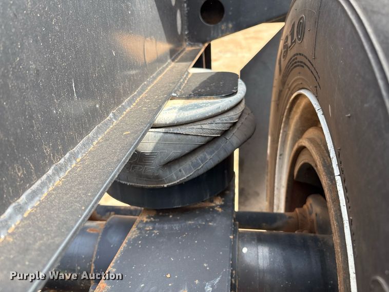 image for item DX7999 2021 Kwik Equipment 40GN2LA-HD-PW-QFS R01 container trailer