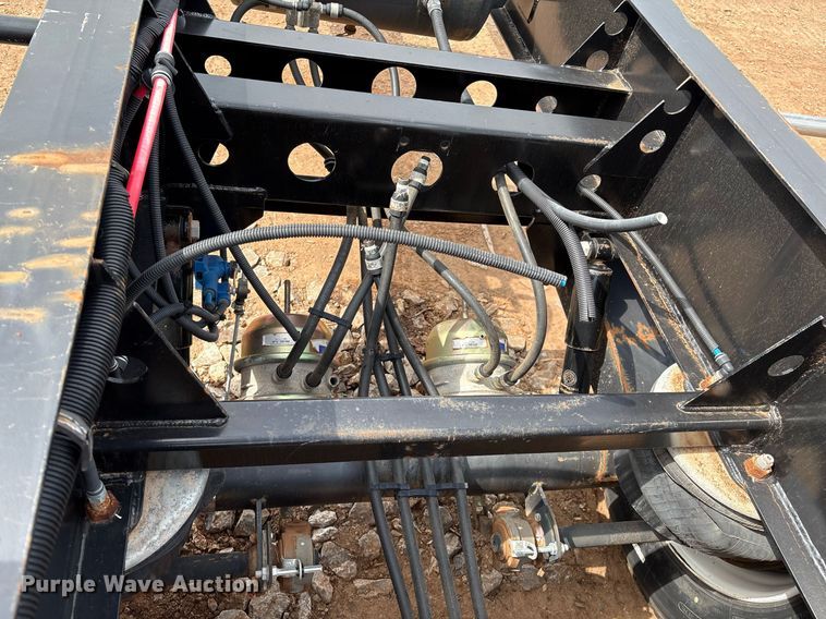 image for item DX7999 2021 Kwik Equipment 40GN2LA-HD-PW-QFS R01 container trailer