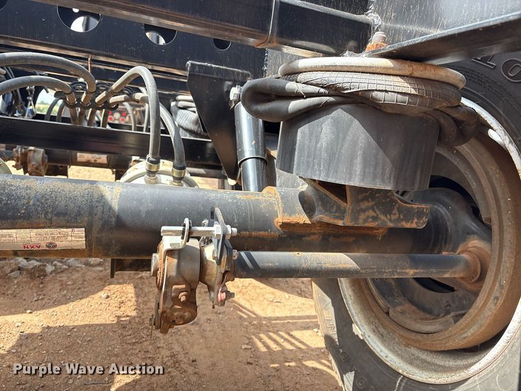 image for item DX7999 2021 Kwik Equipment 40GN2LA-HD-PW-QFS R01 container trailer