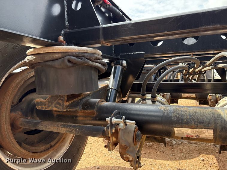 image for item DX7999 2021 Kwik Equipment 40GN2LA-HD-PW-QFS R01 container trailer