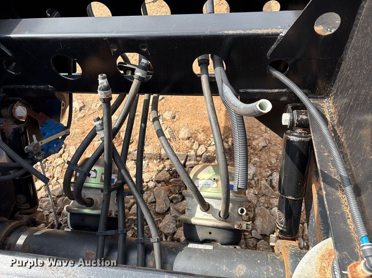 image for item DX7999 2021 Kwik Equipment 40GN2LA-HD-PW-QFS R01 container trailer