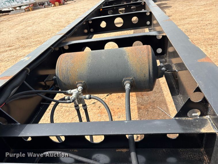 image for item DX7999 2021 Kwik Equipment 40GN2LA-HD-PW-QFS R01 container trailer