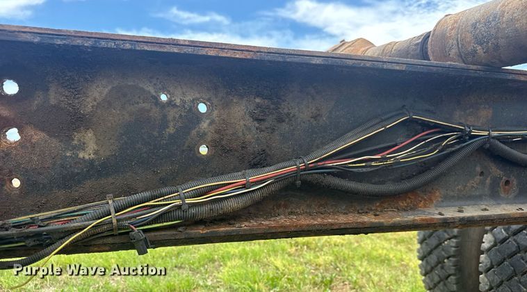 image for item DY0241 1994 Ford L9000 truck cab and chassis