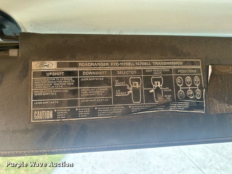 image for item DY0241 1994 Ford L9000 truck cab and chassis