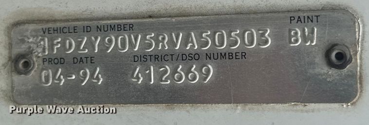 image for item DY0241 1994 Ford L9000 truck cab and chassis