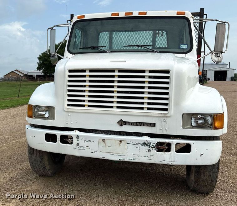 image for item DY0654 2001 International 4700 dump flatbed truck