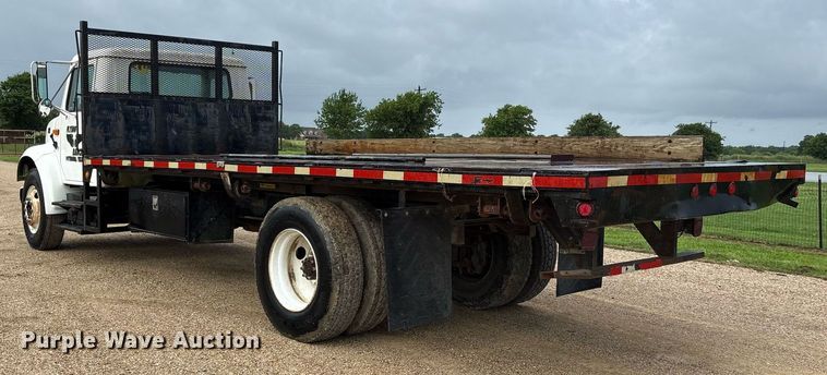 image for item DY0654 2001 International 4700 dump flatbed truck
