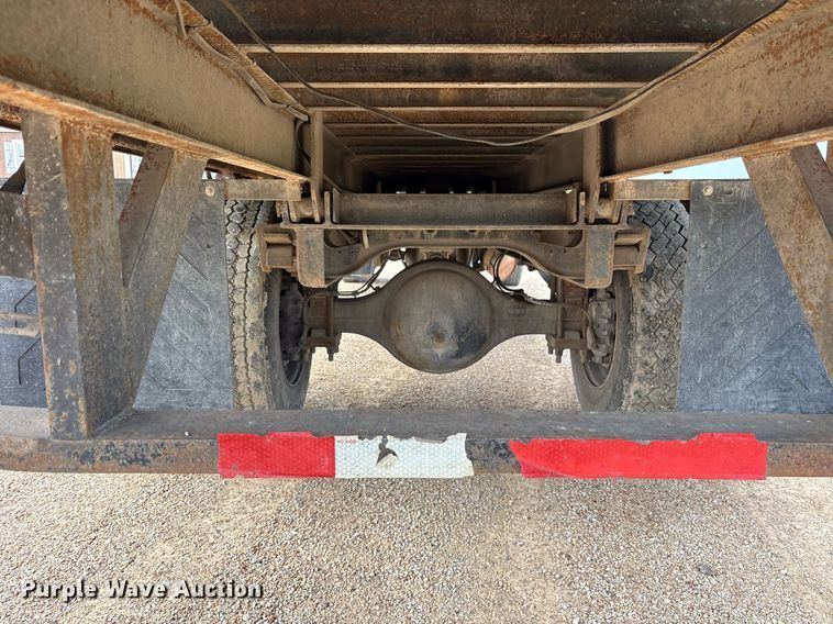 image for item DY0654 2001 International 4700 dump flatbed truck