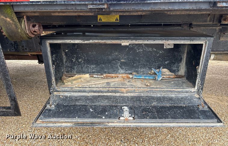 image for item DY0654 2001 International 4700 dump flatbed truck