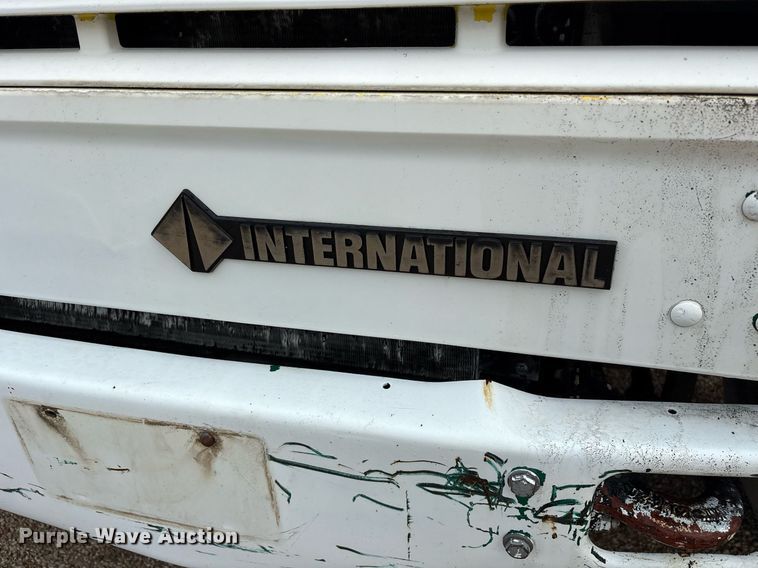 image for item DY0654 2001 International 4700 dump flatbed truck