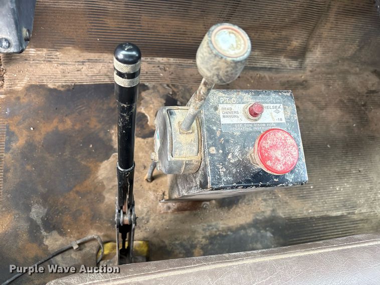 image for item DY0654 2001 International 4700 dump flatbed truck