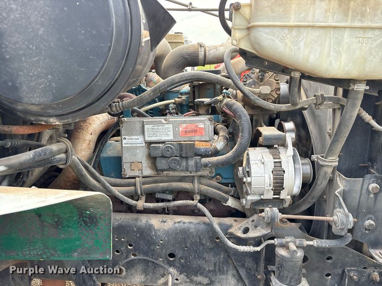 image for item DY0654 2001 International 4700 dump flatbed truck