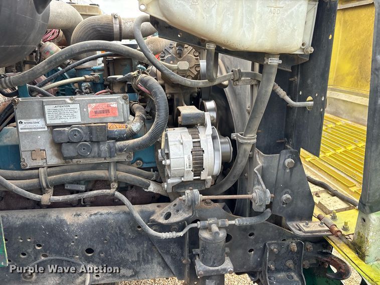 image for item DY0654 2001 International 4700 dump flatbed truck