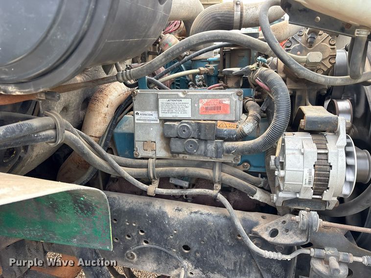 image for item DY0654 2001 International 4700 dump flatbed truck