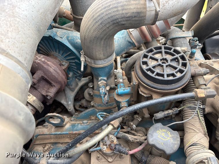 image for item DY0654 2001 International 4700 dump flatbed truck