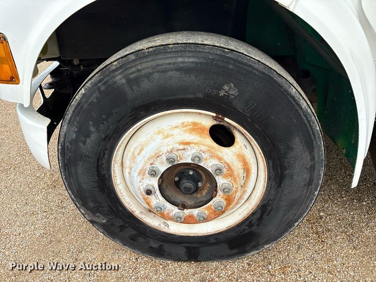 image for item DY0654 2001 International 4700 dump flatbed truck