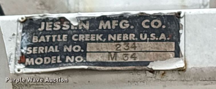 image for item DY0655 1990 International 4600 pulling truck