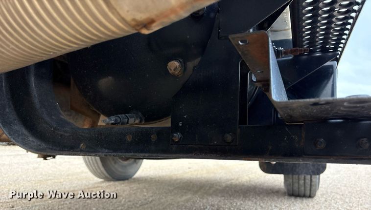 image for item DY0655 1990 International 4600 pulling truck