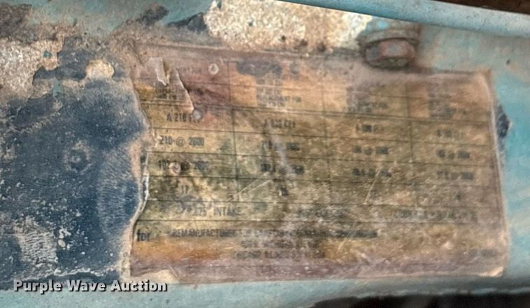 image for item DY0655 1990 International 4600 pulling truck