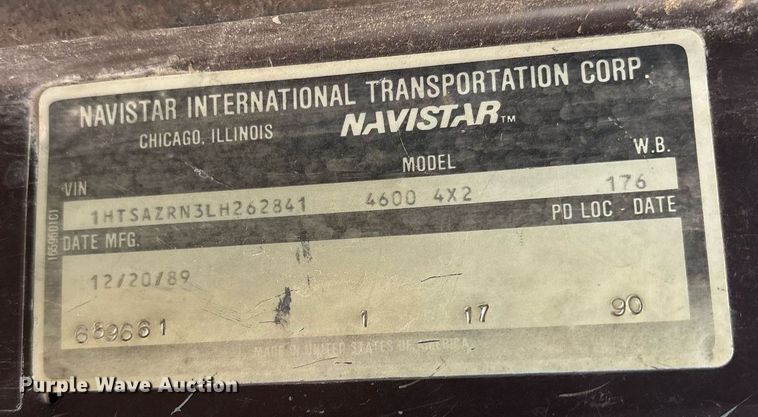 image for item DY0655 1990 International 4600 pulling truck