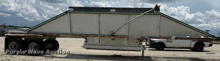 image for item DY0698 2000 Red River BD237 bottom dump trailer