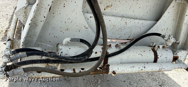 image for item DY0698 2000 Red River BD237 bottom dump trailer