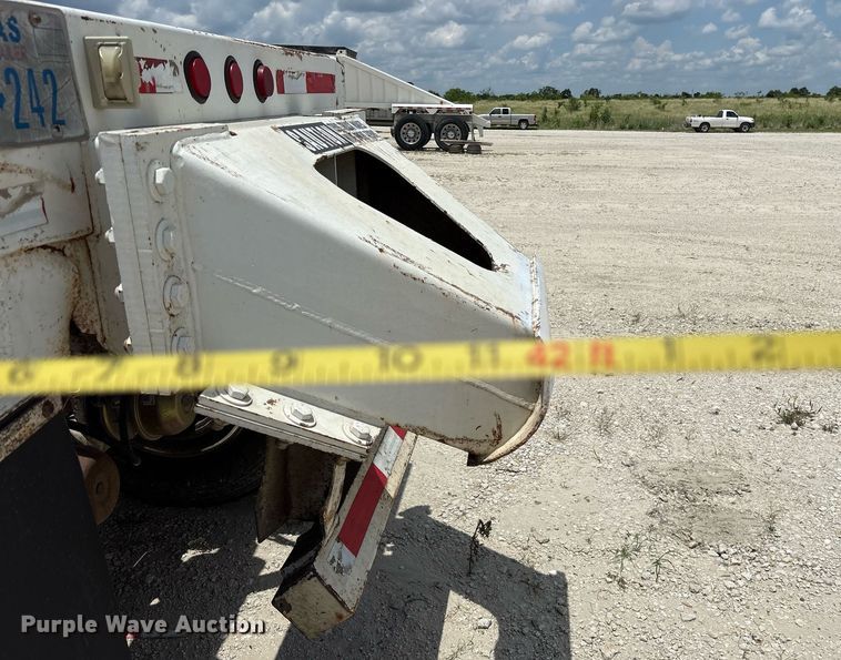 image for item DY0698 2000 Red River BD237 bottom dump trailer