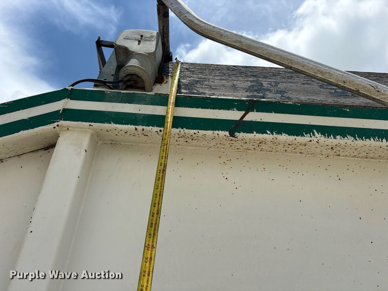 image for item DY0698 2000 Red River BD237 bottom dump trailer