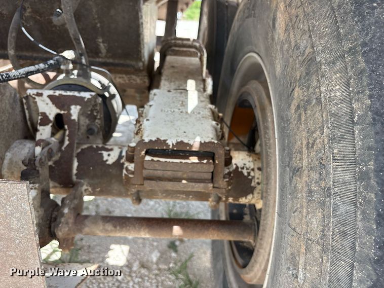 image for item DY0698 2000 Red River BD237 bottom dump trailer