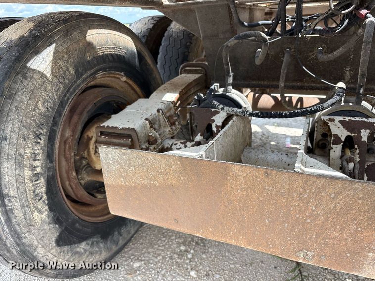 image for item DY0698 2000 Red River BD237 bottom dump trailer