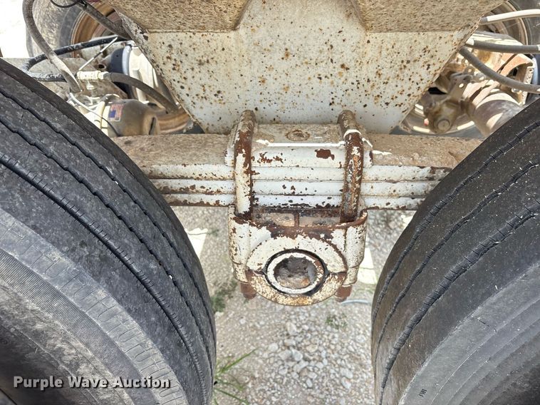 image for item DY0698 2000 Red River BD237 bottom dump trailer