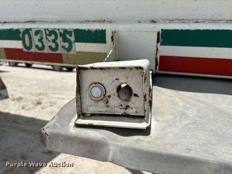 image for item DY0698 2000 Red River BD237 bottom dump trailer