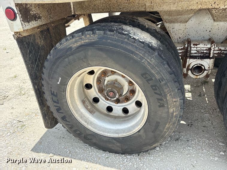 image for item DY0698 2000 Red River BD237 bottom dump trailer