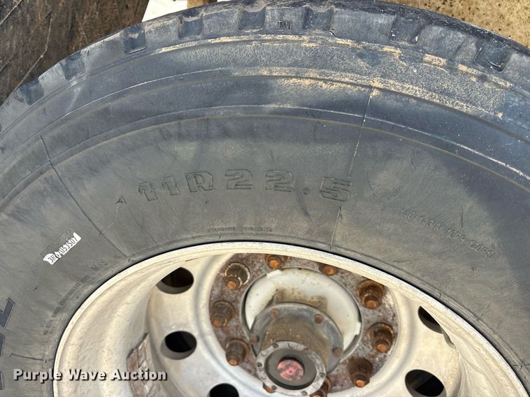 image for item DY0698 2000 Red River BD237 bottom dump trailer