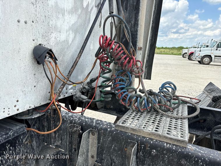 image for item DY0699 1999 Kenworth T600 semi truck