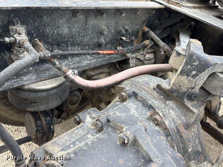 image for item DY0699 1999 Kenworth T600 semi truck