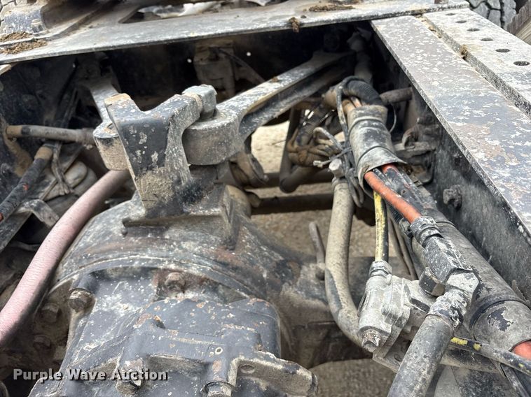 image for item DY0699 1999 Kenworth T600 semi truck