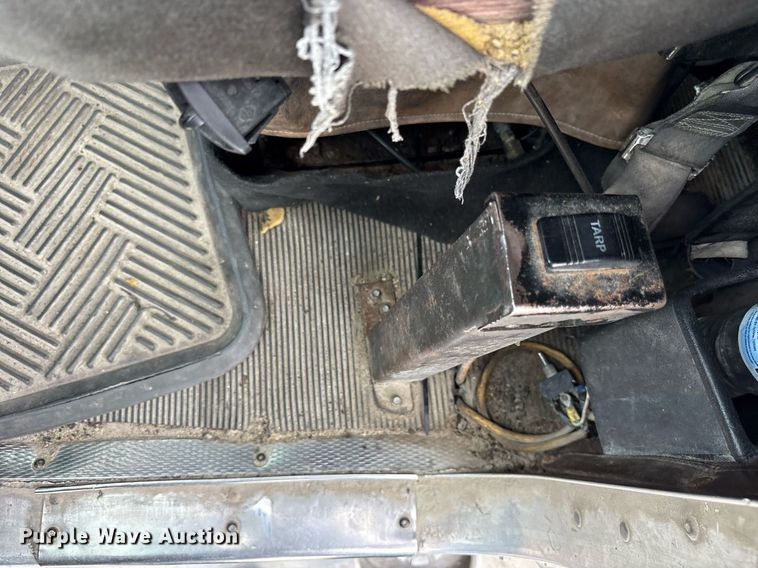 image for item DY0699 1999 Kenworth T600 semi truck